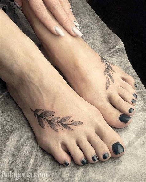 tatuajes pie mujer pequeos|Las 10 mejores ideas e inspiración sobre tatuaje pie mujer pequeño